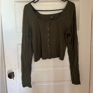 Green long sleeves top